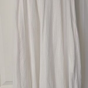 Elegant White Maxi Dress with Pockets